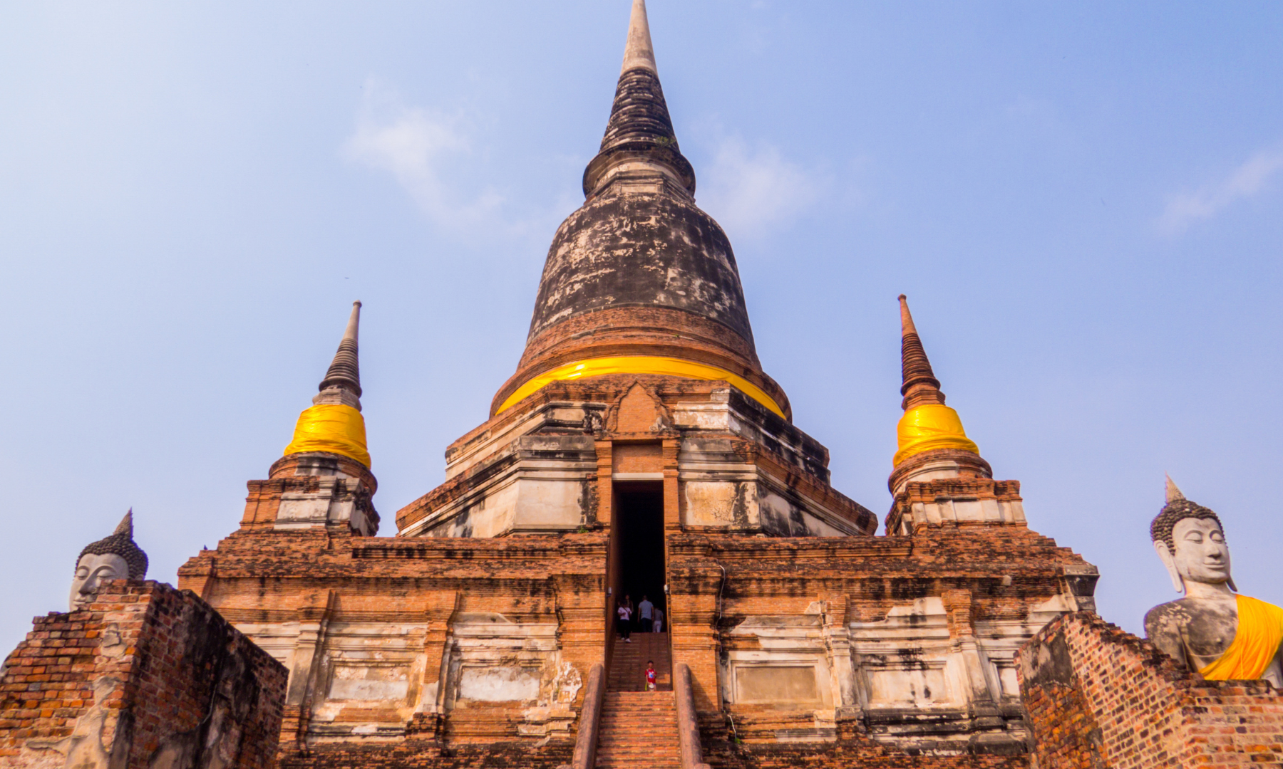 アユタヤ王朝の初代王によって建立された「ワット・ヤイチャイモンコン」